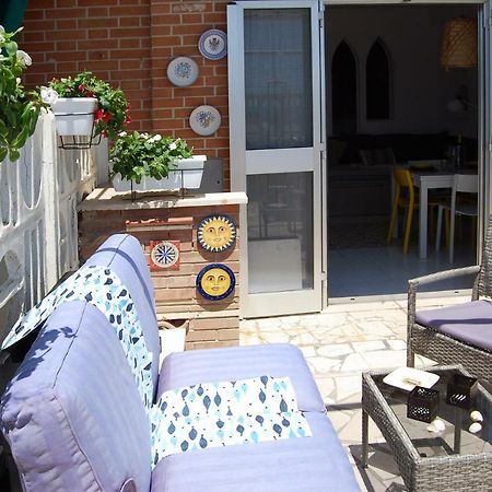 La Casa Sulla Spiaggia Apartamento Nettuno Exterior foto